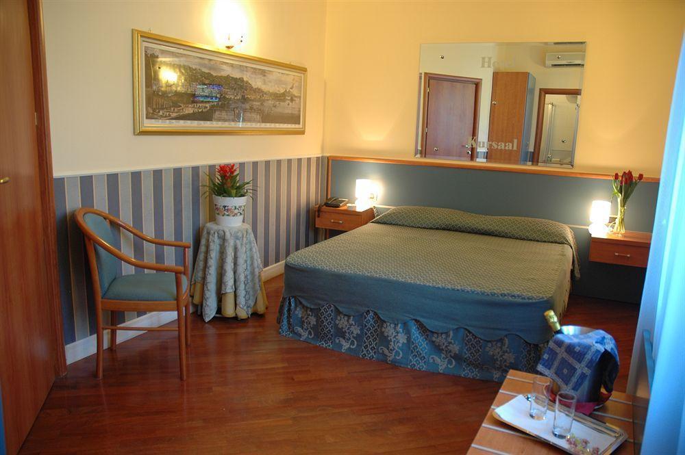 Hotel Kursaal نابولي المظهر الخارجي الصورة